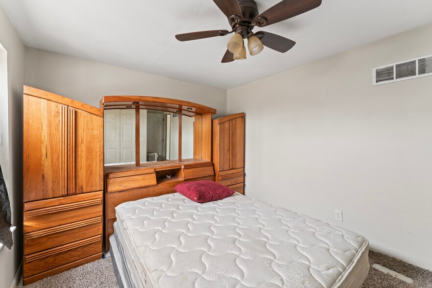 More Photos Of 814 SE Sunnyside School Rd, Blue Springs Warehouse For Sale