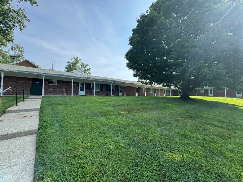 Primary Photo Of 610 W Poplar St, Zionsville Apartments For Sale