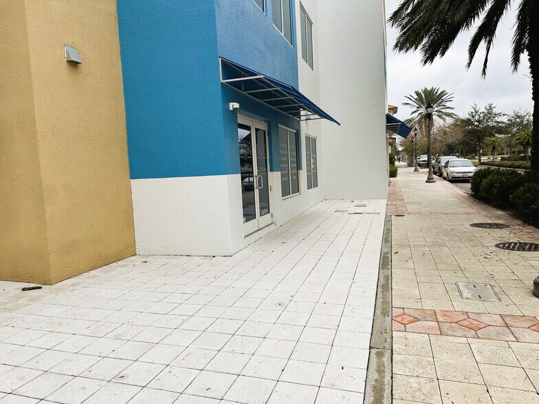 More Photos Of 1100 Cleveland St, Clearwater Apartments For Lease