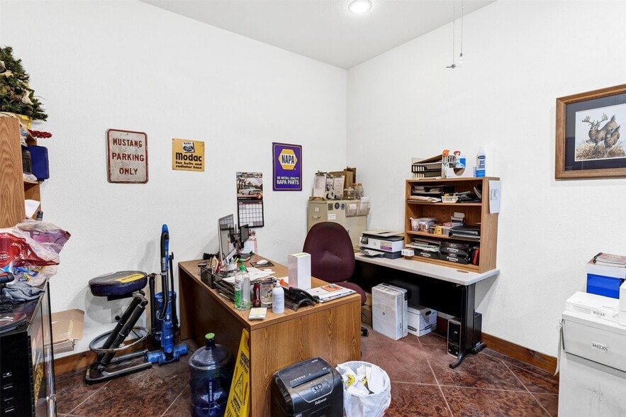 More Photos Of 200 Mustang Trail Trl, Granbury Industrial For Sale