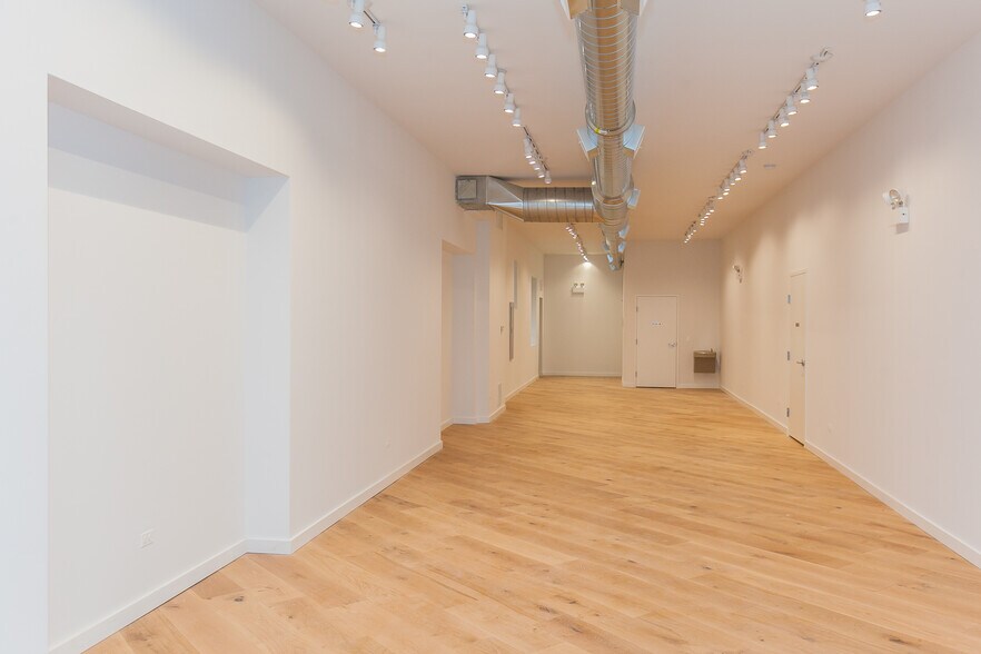 More Photos Of 2901-2911 N Clark St, Chicago Storefront Retail Residential For Lease