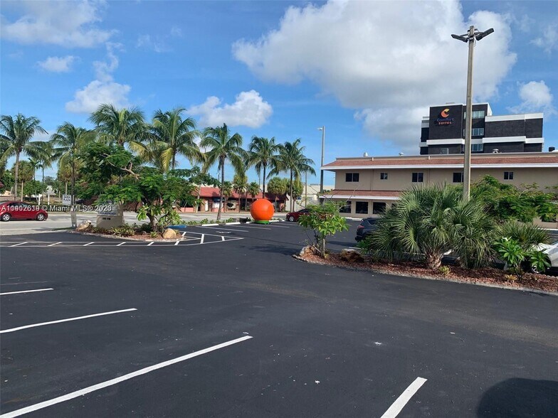 More Photos Of 236 N Federal Hwy, Dania Beach Unknown For Lease
