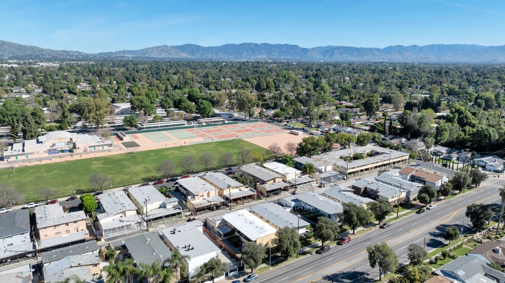 More Photos Of 17945 Roscoe Blvd, Northridge Apartments For Sale
