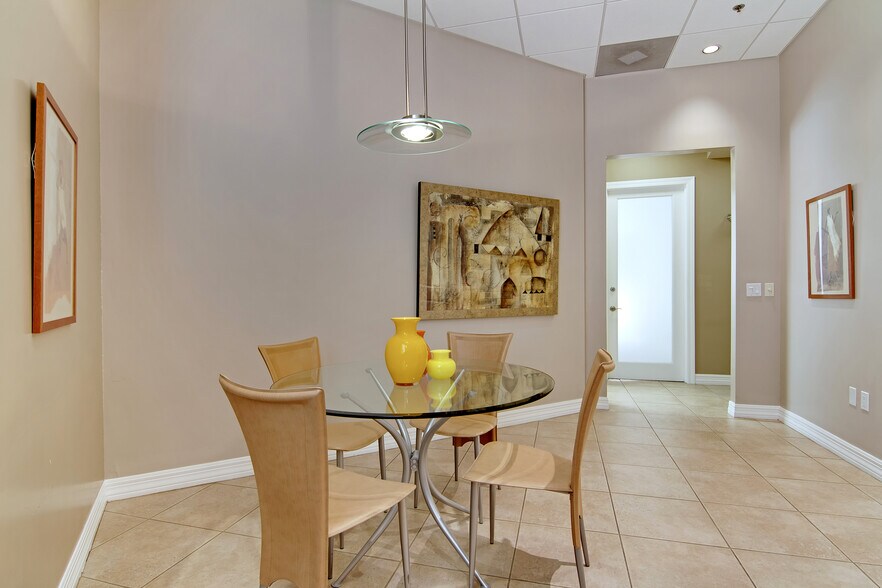 More Photos Of 2169 E Warner Rd, Tempe Office For Sale