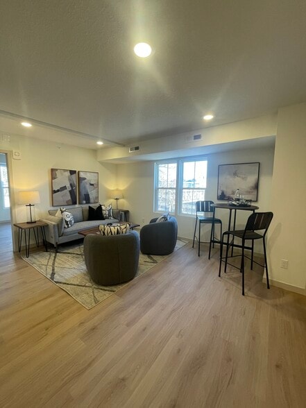 More Photos Of 814 6th St SE, Minneapolis Apartments For Sale