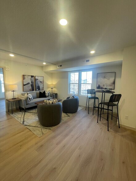 More Photos Of 814 6th St SE, Minneapolis Apartments For Sale