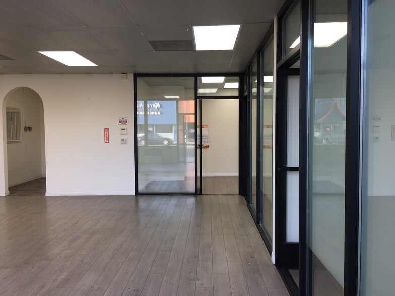 More Photos Of 129 E Valley Blvd, Alhambra General Retail For Lease