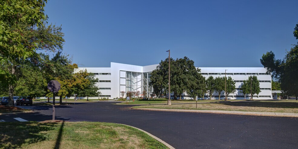 More Photos Of 500 College Rd E, Princeton Office For Lease