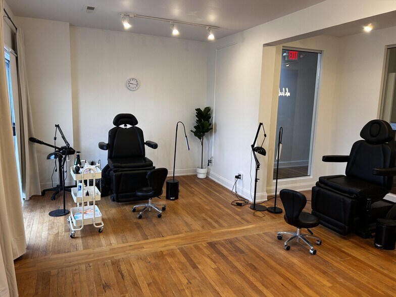 More Photos Of 677 High St, Columbus Storefront Retail Office For Lease