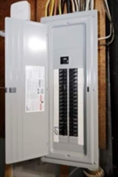 More Photos Of 246 E Main St, Fall River Drugstore For Sale