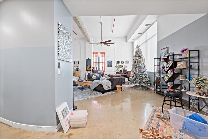 More Photos Of 128 N 8th St, Allentown Warehouse For Sale