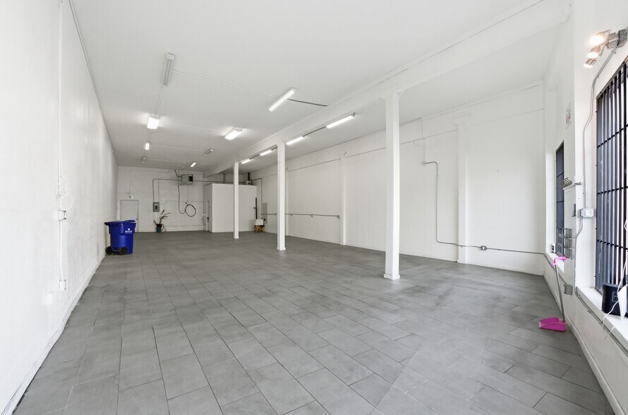 More Photos Of 7101-7105 International Blvd, Oakland Storefront For Lease