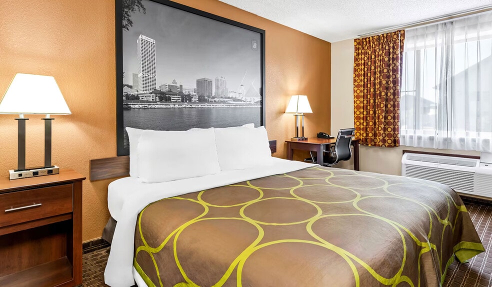 More Photos Of 910 S Sylvania Ave, Sturtevant Hotel For Sale