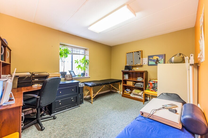 More Photos Of 12215 25th Rd, Flushing Specialty For Sale