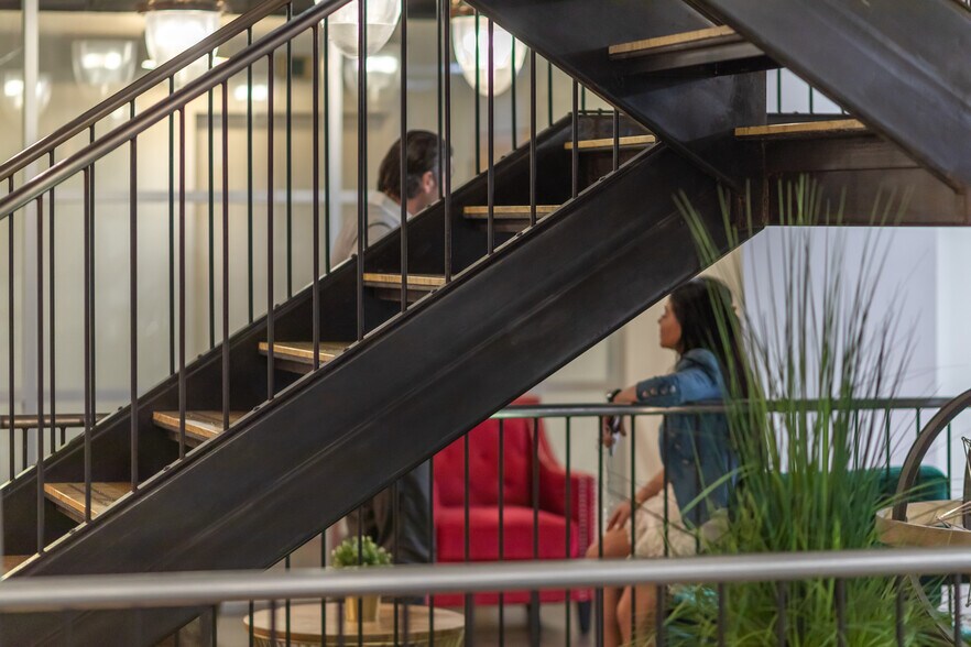 More Photos Of 48 Wall St, New York Coworking Space