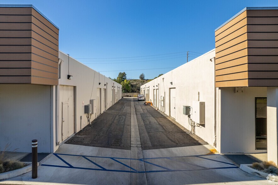 More Photos Of 24002 Via Fabricante, Mission Viejo Unknown For Lease