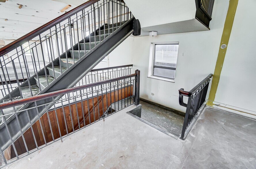 More Photos Of 311 S Main St, Celina Office For Sale