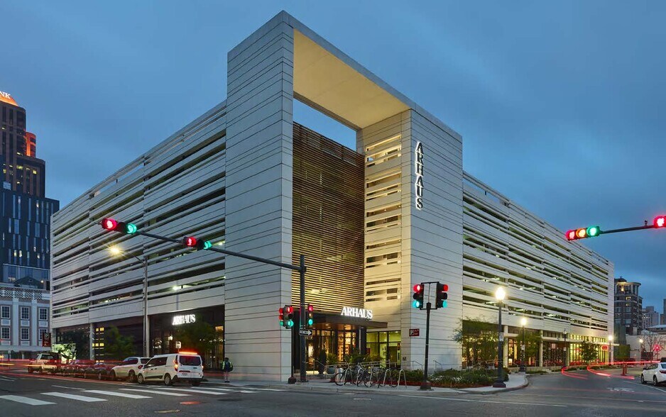 More Photos Of 616 Okeefe Ave, New Orleans Unknown For Lease