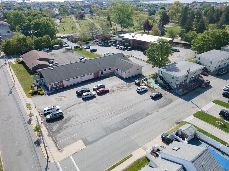 More Photos Of 92 Grape St, New Bedford Medical For Sale