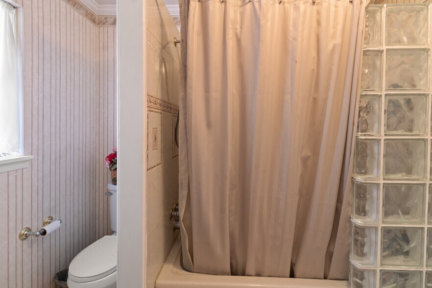 More Photos Of 750 N US Highway 287, Palestine Multifamily For Sale