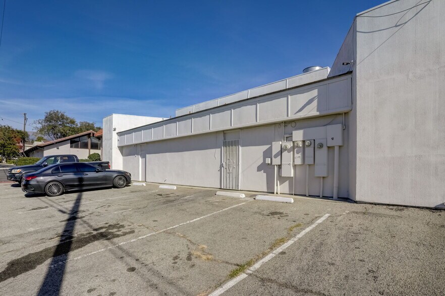 More Photos Of 733 N Mountain Ave, Upland Restaurant For Lease