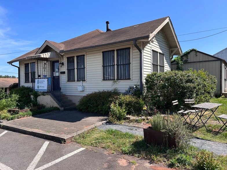 Primary Photo Of 135 Maple St, Avondale Estates Office For Lease