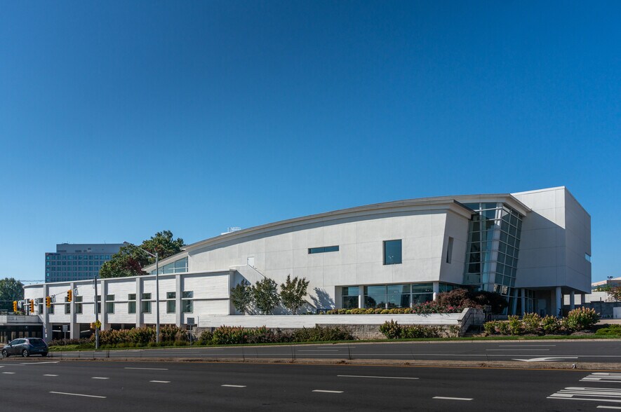 More Photos Of 1800 W International Dr, McLean Freestanding For Lease