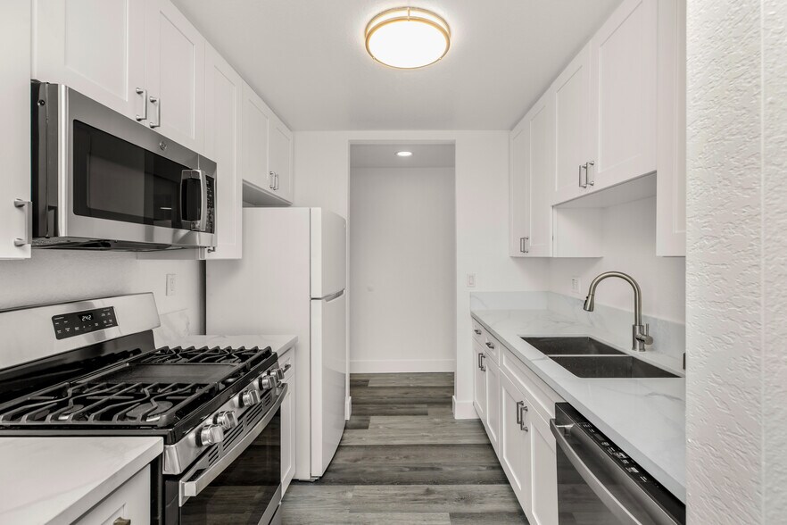 More Photos Of 1749 Bentley Ave, Los Angeles Apartments For Sale