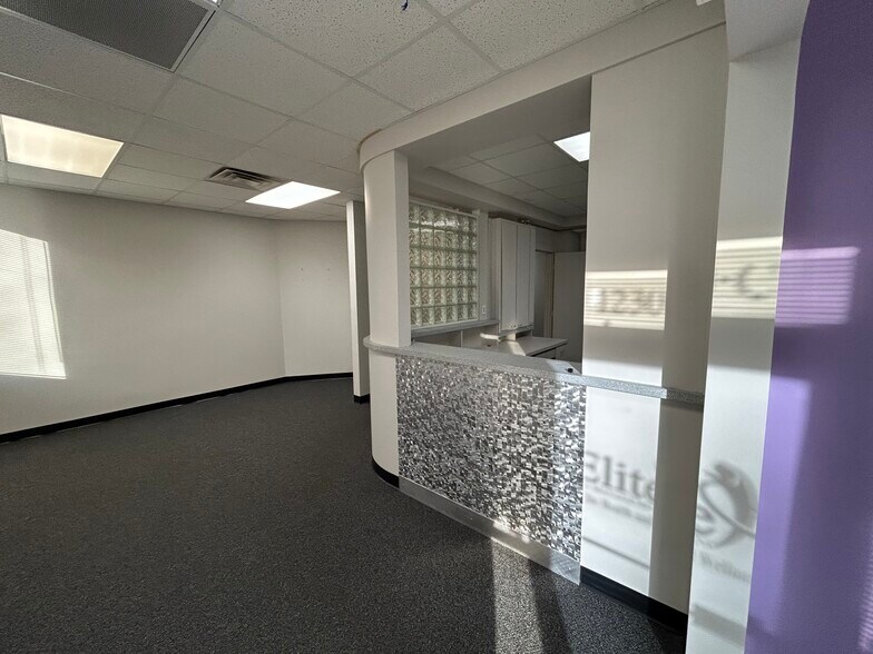 More Photos Of 1230 E Kingsley St, Springfield Medical For Lease