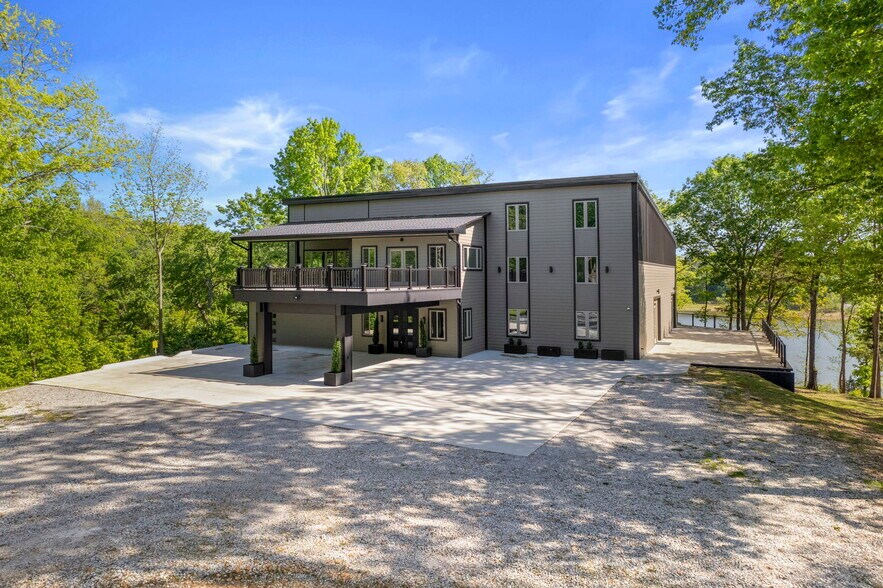 More Photos Of 18649 & 18645 Saddle Shop Ln, Springdale Lodge Meeting Hall For Sale