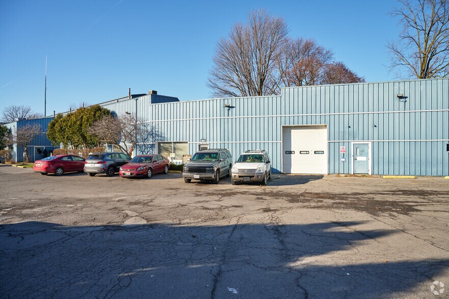 More Photos Of 422 W Onondaga St, Syracuse Warehouse For Sale