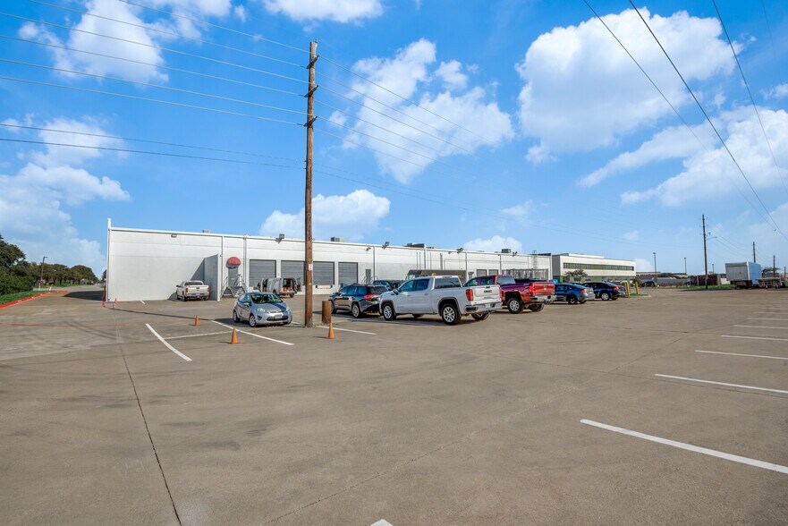 More Photos Of 3130-3136 Skyway Cir S, Irving Light Distribution For Lease