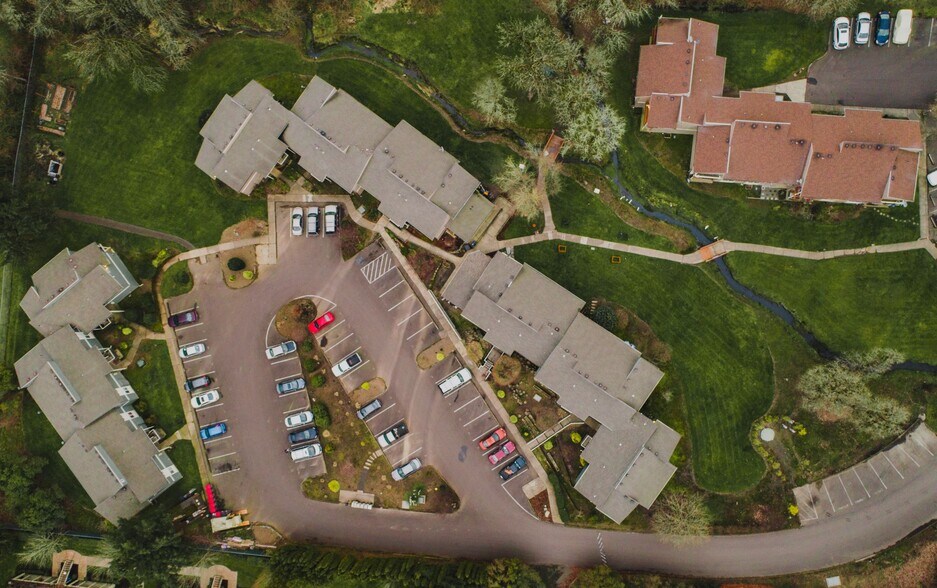More Photos Of 2048 NE Highway 99W, McMinnville Apartments For Sale