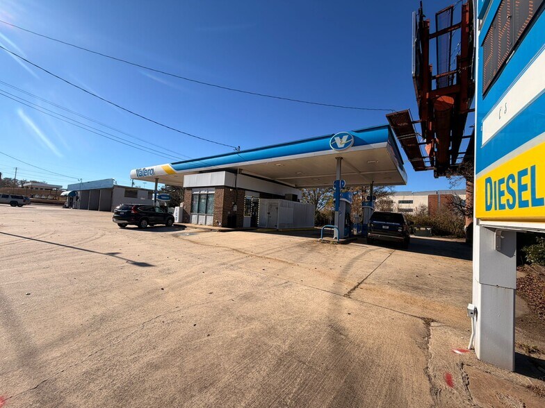 Primary Photo Of 361 N Expressway, Griffin General Retail For Sale