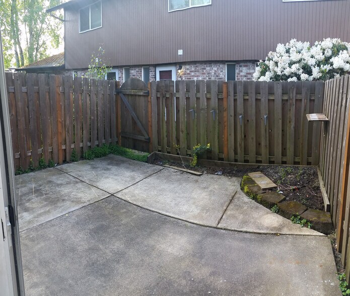 More Photos Of 4484 SE Boardman Ave, Milwaukie Multifamily For Sale