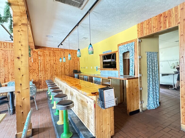 More Photos Of 201 W 7th St, Evart Restaurant For Sale