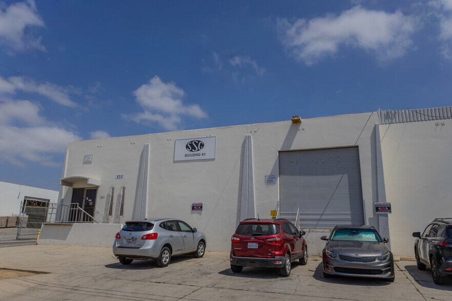 More Photos Of 351 W 131st St, Los Angeles Warehouse For Lease