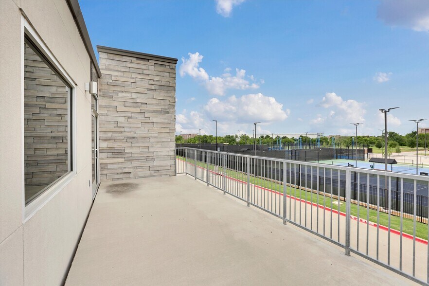 More Photos Of 6767 All Stars Ave, Frisco Showroom For Sale