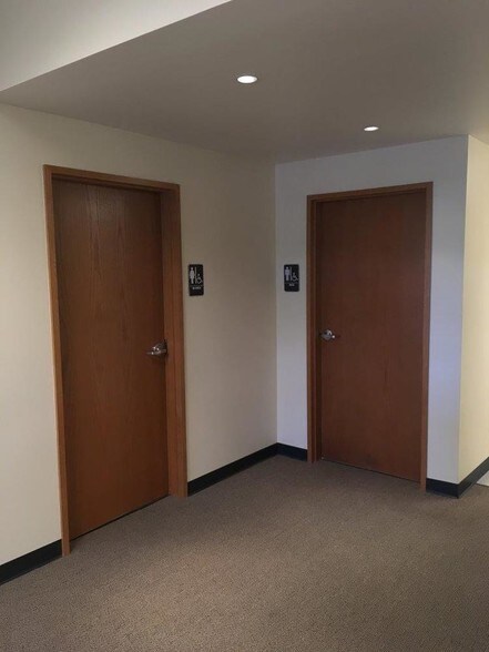 More Photos Of 8129 Lake Ballinger Way, Edmonds General Retail For Lease