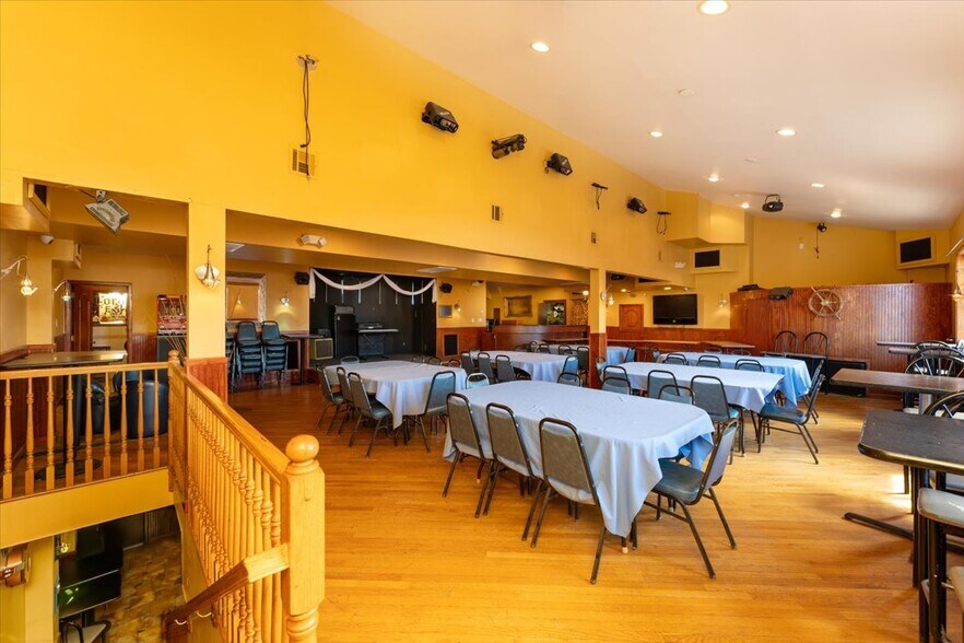 More Photos Of 217-219 Frelinghuysen Ave, Newark General Retail For Sale