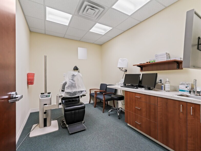 More Photos Of 4636 Bellwether Ln, Oxford Medical For Lease