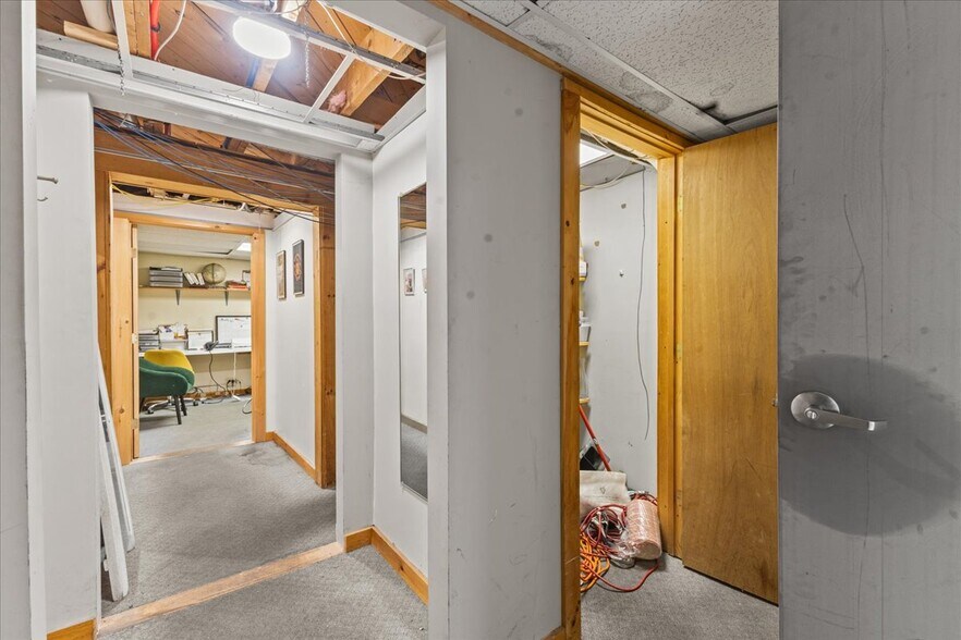 More Photos Of 454 Mountain Rd, Stowe Convenience Store For Sale