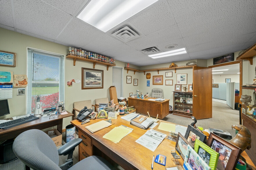 More Photos Of 130 Elizabeth Ln, Genoa City Industrial For Lease