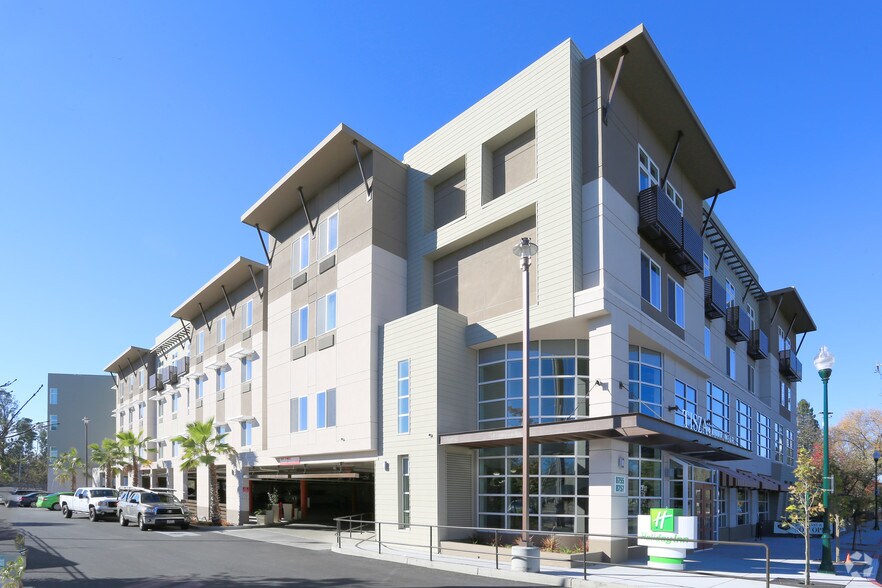 More Photos Of 8755-8757 Old Redwood Hwy, Windsor Hotel For Sale