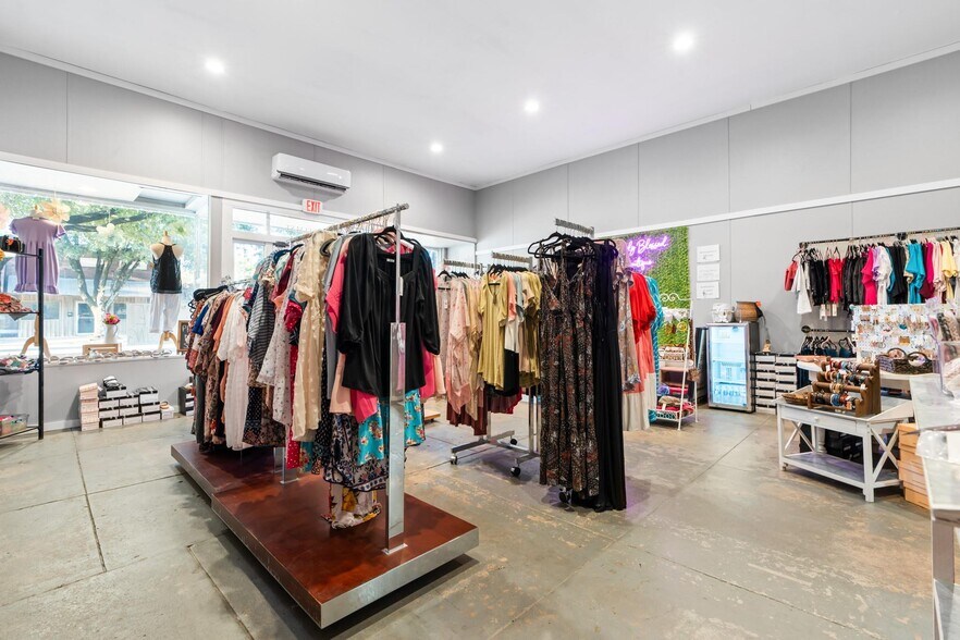 More Photos Of 102 W Elm St, Hillsboro Storefront Retail Office For Sale