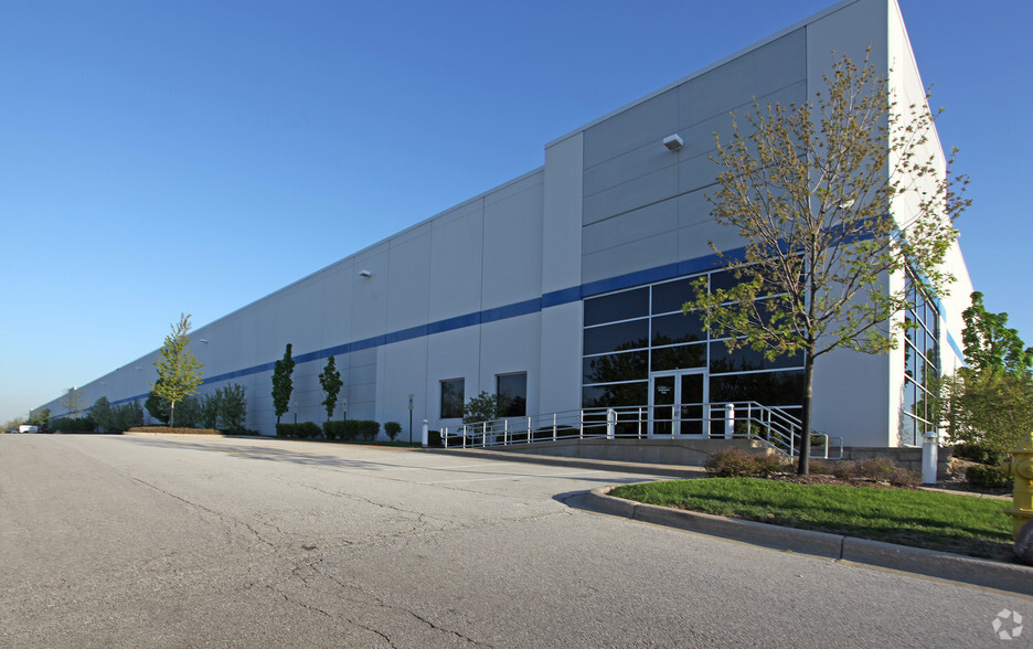 Primary Photo Of 11240 Katherine's Crossing, Woodridge Distribution For Lease