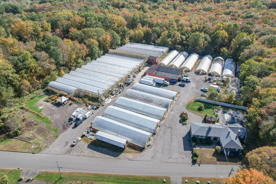 More Photos Of 2035 Scott Rd, Cheshire Specialty For Sale