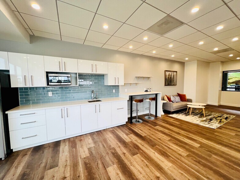 More Photos Of 11965 Venice Blvd, Los Angeles Loft Creative Space For Lease