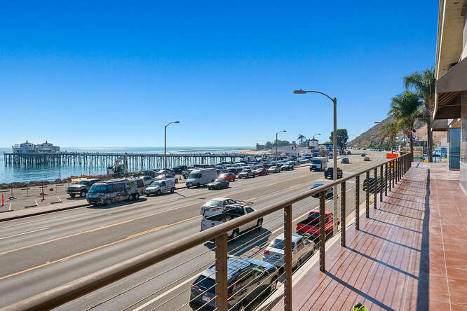 More Photos Of 22917 Pacific Coast Hwy, Malibu Office For Lease