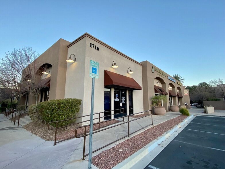 More Photos Of 1710 W Horizon Ridge Pky, Henderson Unknown For Lease